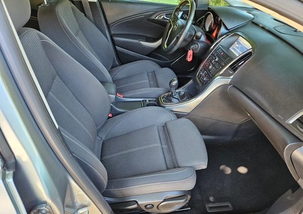 Opel Astra cena 25900 przebieg: 222000, rok produkcji 2012 z Zakroczym małe 562
